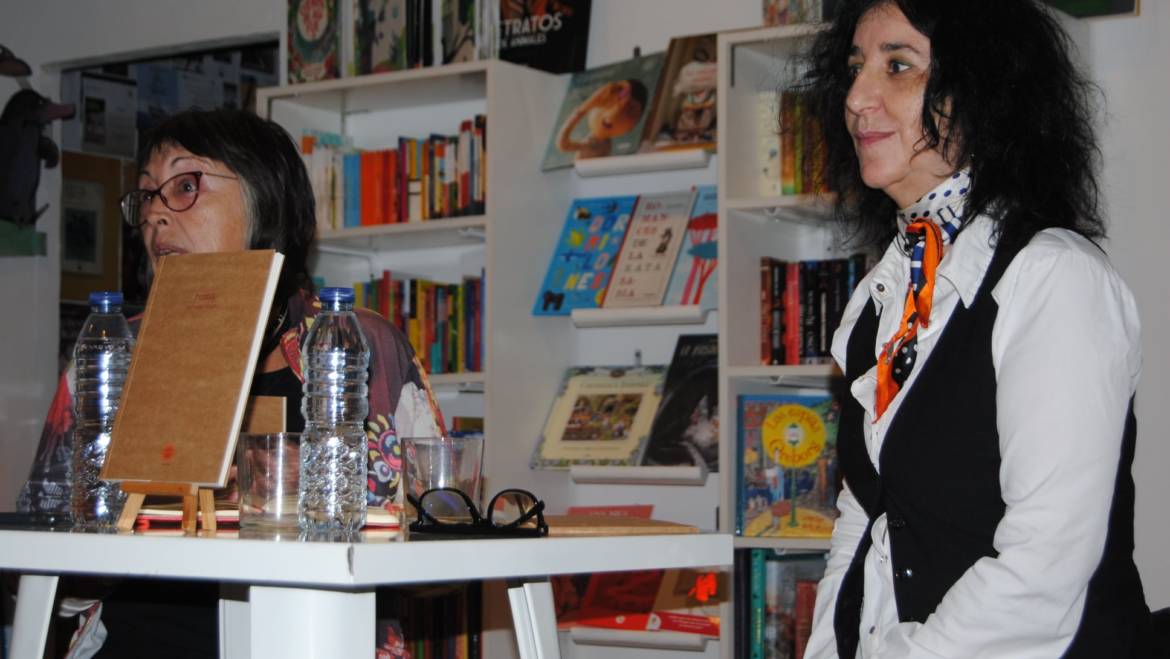 Presentación del poemario “roma” de Carmen Crespo en Librería Bartleby Valencia 24/11/2021