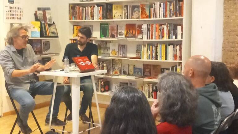Gerardo León presenta su ensayo “La izquierda ante el espejo” en la Librería Bartleby de Valencia 14/05/2026